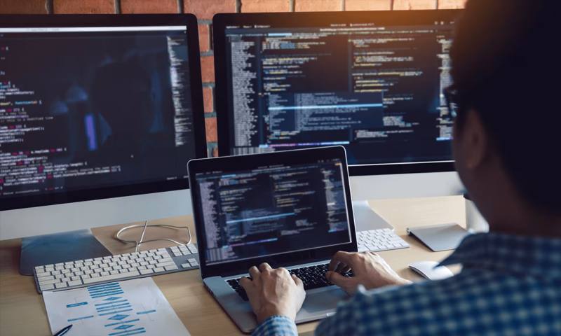 数据科学选型:R与Python如何赋能青冈县网站建设?